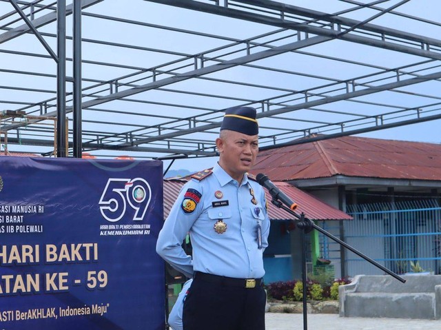 Kalapas Polewali, Abdul Waris memberikan amanat dalam apel dan do'a peringatan Hari Bhakti Pemasyarakatan Ke-59