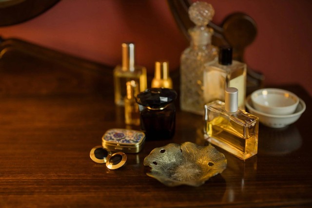 Ilustrasi perbedaan Eau de Parfum dan Eau de Toilette (Pexels).