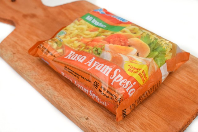 Indomie rasa ayam spesial. Foto: Rifki Alfirahman/Shutterstock