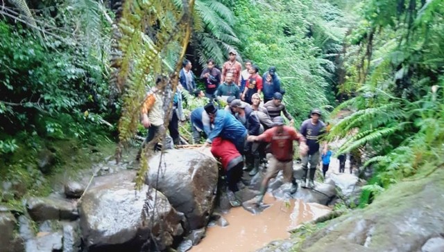 Bapak dan 2 Anak Petani Kentang di Pasuruan Tewas Tertimbun Tanah Longsor