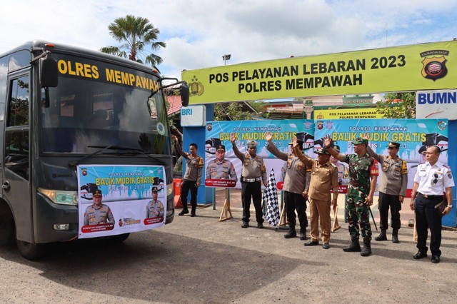 Pelepasan mudik gratis di Mempawah. Foto: M. Zain/Hi!Pontianak