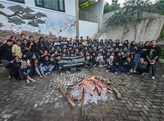 Suasana diklat Airlangga Photography Society, UKM Fotografi Universitas Airlangga. Foto: Instagram/@apsunair