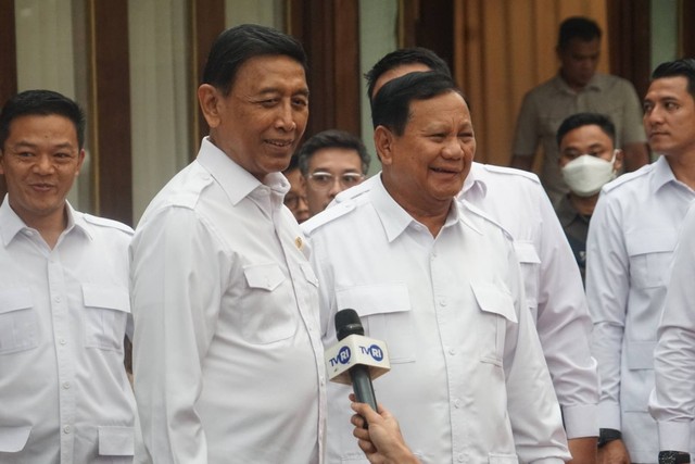 Mantan Ketua Umum Hanura Wiranto bertemu Ketua Umum Gerindra Prabowo Subianto di Padepokan Garuda Yaksa Hambalang, Babakan Madang, Kabupaten Bogor, Senin (1/5/2023).  Foto: Iqbal Firdaus/kumparan