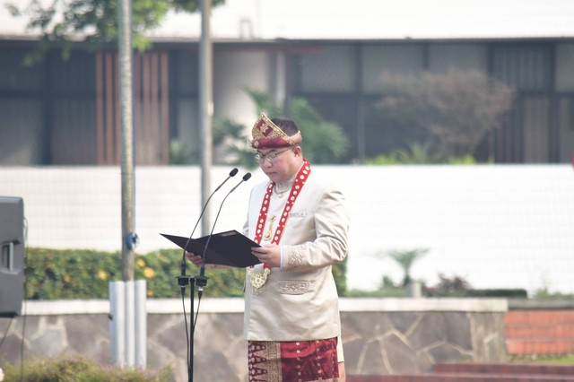 Pimpin Upacara Hardiknas, Prof Arif Satria Sampaikan Pesan Mendikbudristek