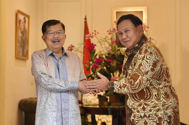 Prabowo Subianto menemui Jusuf Kalla, Selasa (2/5/2023). Foto: Tim Media JK