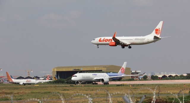 Cara Memilih Tempat Duduk Pesawat Lion Air, Foto Hanya Ilustrasi: Unsplash/Fasyah Halim