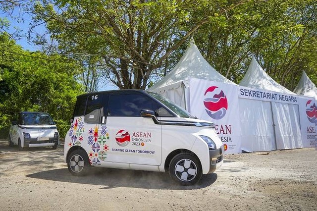 50 unit mobil listrik Wuling Air ev yang bertugas selama KTT ASEAN 2023 di Labuan Bajo, Nusa Tenggara Timur. Foto: dok. Wuling Motors Indonesia