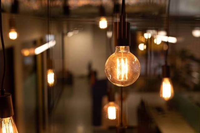 Gas Mulia yang Biasa Dipakai untuk Mengisi Bola Lampu Listrik, Foto: Unsplash.