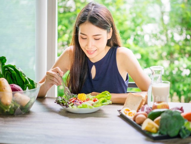Ilustrasi makan sehat. Foto: Shutterstock