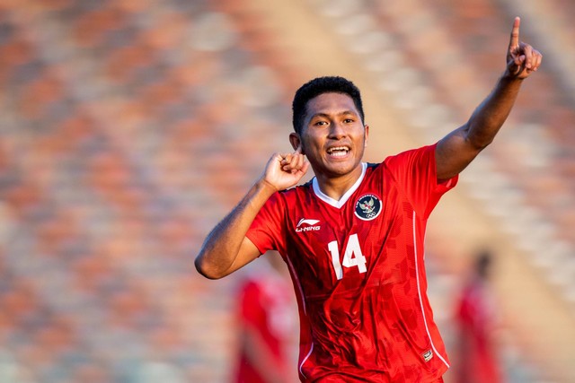 Pemain Timnas Indonesia U-22 Fajar Fathur Rachman merayakan gol usai membobol gawang Timnas Myanmar saat pertandingan Grup A Sepak Bola SEA Games 2023 di National Olympic Stadium, Phnom Penh, Kamboja, Kamis (4/5/2023). Foto: M Agung Rajasa/ANTARA FOTO