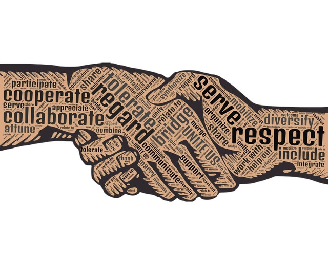 Ilustrasi jabat tangan pandangan bekerjasama toleransi persatuan ( Sumber gambar: https://pixabay.com/id/)