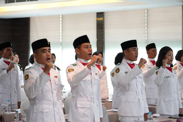 Paskibraka 2022 se-Provinsi Kepulauan Bangka Belitung, Kepulauan Riau, Jambi, Lampung, dan DKI Jakarta mengikuti pembekalan Pembinaan Ideologi Pancasila (PIP) secara daring dan luring di Kota Pangkalpinang, Bangka Belitung, Kamis (4/5). Foto: BPIP