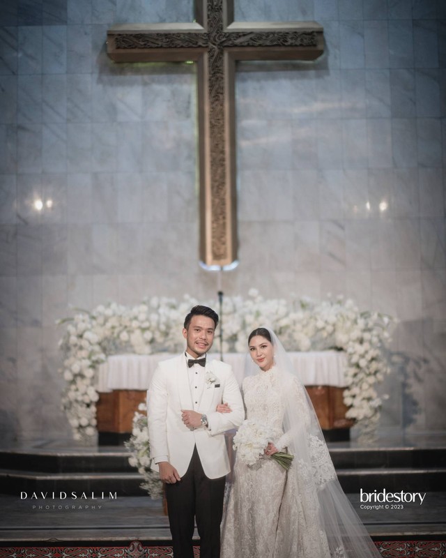 Pernikahan Jessica Mila dan Yakup Hasibuan di Gereja HKBP Rawamangun, Jakarta, Jumat (5/5/2023). Foto: Dok. Bridestory