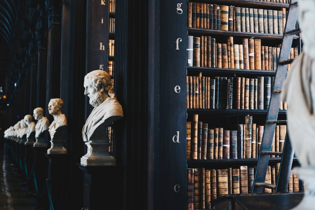 Ilustrasi foto sosiologi hukum. Sumber foto: Unsplash
