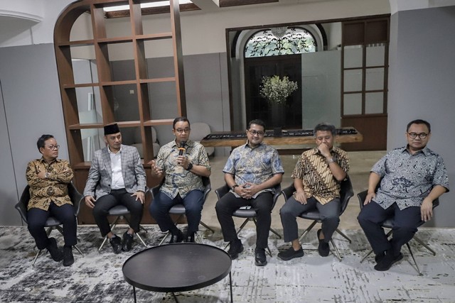 Bacapres dari Koalisi Perubahan, Anies Baswedan, bertemu dengan Tim Kecil Koalisi Perubahan di Brawijaya, Jakarta Selatan, Jumat (5/5/2023). Foto: Jamal Ramadhan/kumparan