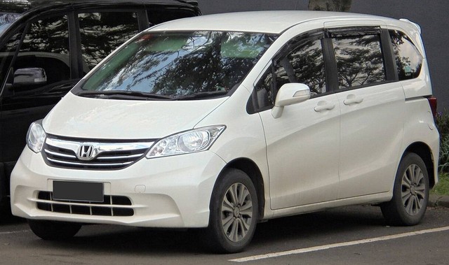 Honda Freed generasi pertama setelah facelift. Foto: dok. Wikimedia