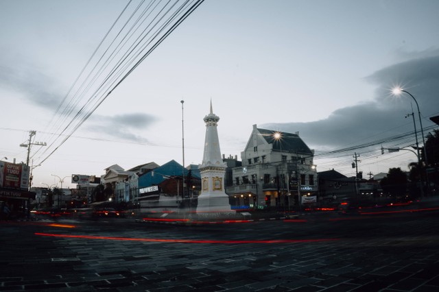 Cafe Terdekat dari Stasiun Tugu Jogja, Foto Hanya Ilustrasi: Unsplash/Angga Kurniawan