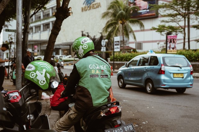 Ilustrasi driver Gojek. Foto: Unsplash