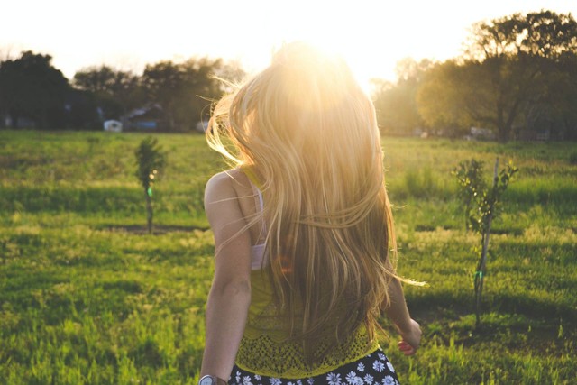 Ilustrasi wanita introvert. Sumber foto: Unsplash