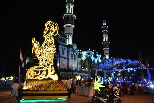 Masjid Raya Kota Singkawang. Foto: Dok. Adpim Pemprov Kalbar