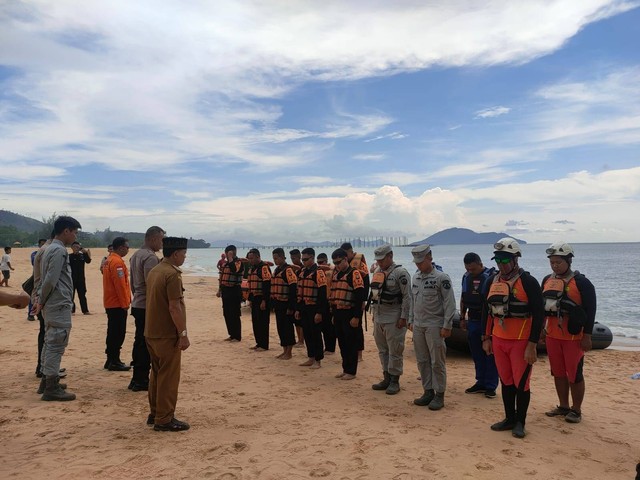Korban Tenggelam di Pantai Samudera Indah Bengkayang Masih Dalam Pencarian