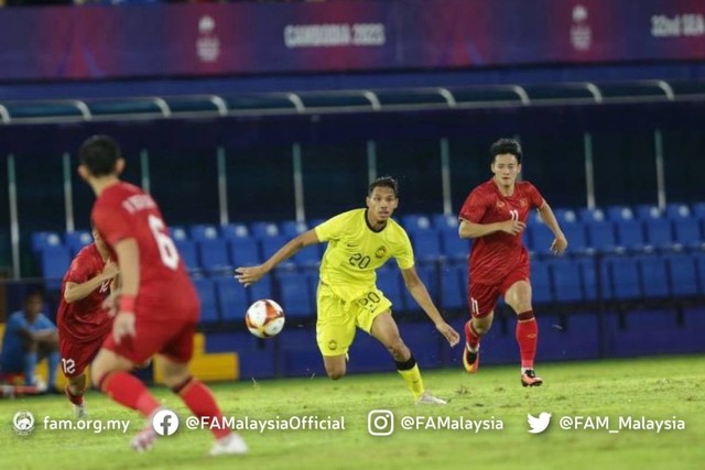 Malaysia melawan Vietnam di SEA Games 2023. Foto: Twitter/@FAM_Malaysia