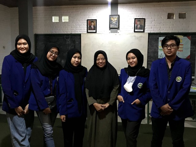 Dokumentasi bersama Ibu Panti Asuhan Akhlaqul Karimah