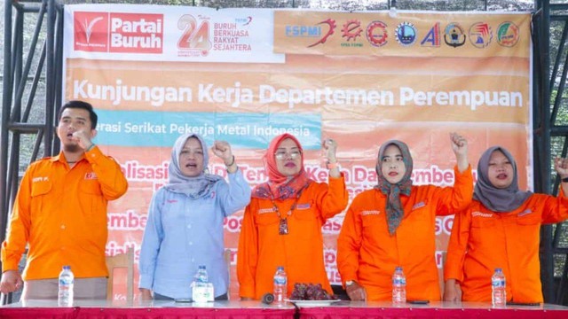 Perempuan Partai Buruh dan FSPMI peduli dengan kesetaraan gender. 