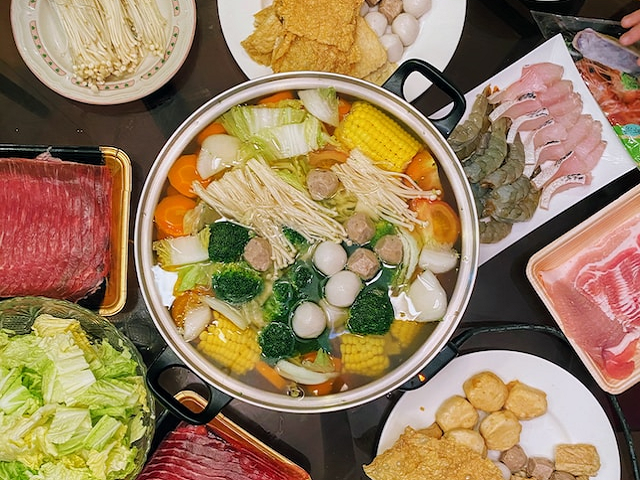 Ilustrasi restoran hotpot di Tangerang. Sumber: Cera/unsplash.com.