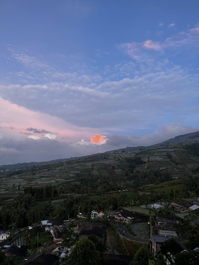 Pemandangan yang ditawarkan dari Silancur Highland. Foto: Gitario Vista Inasis/kumparan