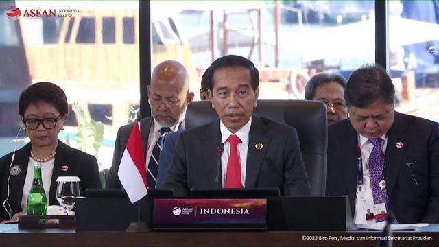 Presiden Jokowi pada upacara pembukaan KTT ke-42 ASEAN Indonesia, Labuan Bajo, Rabu (10/5/2023). Foto: Youtube/Sekretariat Presiden