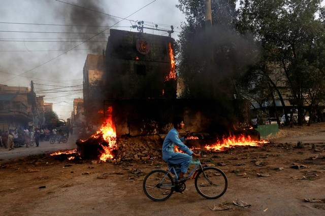 Ilustrasi serangan ke Pakistan. Foto: Akhtar Soomro/REUTERS