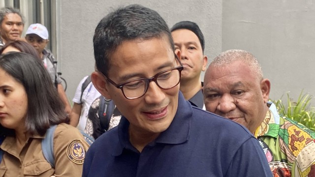 Menparekraf Sandiaga Uno usai konferensi pers di Media Center KTT ke-42 ASEAN di Hotel Bintang Flores, Labuan Bajo, NTT, Rabu (10/5/2023). Foto: Aliyya Bunga/kumparan