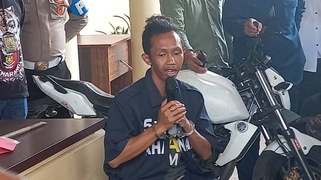 Tampang Muhammad Husen, pelaku utama pembunuhan bos galon di Semarang. Foto: Intan Alliva Khansa/kumparan