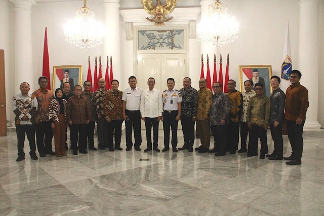 Anggota Dewan Transportasi Kota Jakarta dengan PJ Gubernur DKI Jakarta