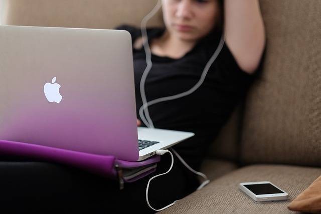Iustrasi cara reset Macbook. Foto: Pixabay.