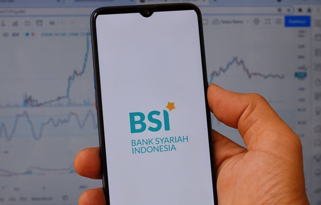 Ilustrasi BSI mobile. Foto: Shutterstock