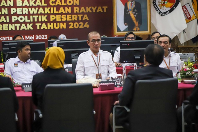 Ketua Komisi Pemilihan Umum (KPU) Hasyim Asy'ari di Gedung KPU, Jakarta, Kamis (11/5/2023).  Foto: Jamal Ramadhan/kumparan