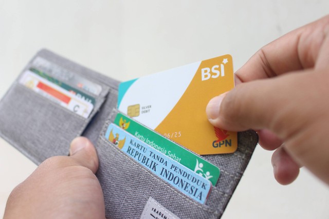 Ilustrasi ATM BSI. Foto: Shutterstock