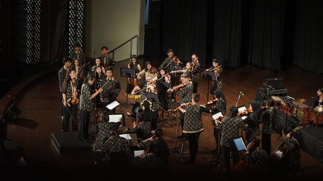 Konser kolaborasi antara Melbourne Symphony Orchestra dengan peserta Youth Music Camp di Auditorium Driyarkara Universitas Sanata Dharma Yogyakarta. Foto: Arif UT