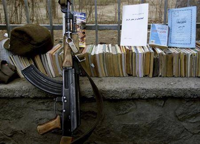 ilustrasi AK-47 Foto: REUTERS/Mario Laporta/Files