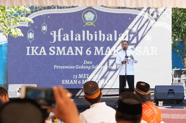 Gubernur Sulawesi Selatan Andi Sudirman Sulaiman dalam kegiatan Halalbihalal IKA SMA Negeri 6 Makassar, Sabtu (13/5/2023). Foto: Dok. Istimewa