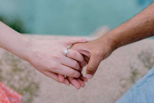 Ilustrasi love hate relationship. Sumber foto: Pexels/Alina Skazka.