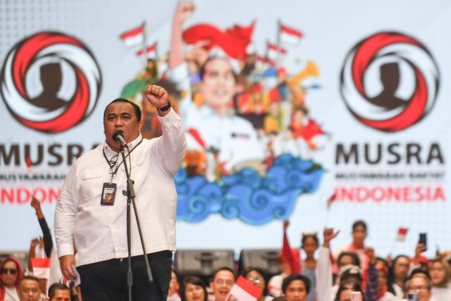 Ketua Dewan Pengarah Musyawarah Rakyat (Musra) Andi Gani Nena Wea memberikan sambutan saat puncak acara Musyawarah Rakyat (Musra) di Istora Senayan, Jakarta, Minggu (14/5/2023). Foto: Hafidz Mubarak A/ANTARA FOTO