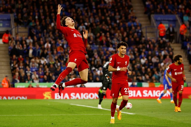 Pemain Liverpool Curtis Jones merayakan gol kedua mereka saat hadapi Leicester City di Stadion King Power, Leicester, Inggris, Senin (15/5/2023). Foto: Action Images via Reuters/Andrew Boyers