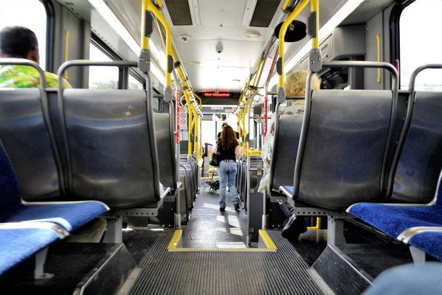 Ilustrasi Transjakarta paling pagi jam berapa. Foto: pixabay.com/ArtisticOperations