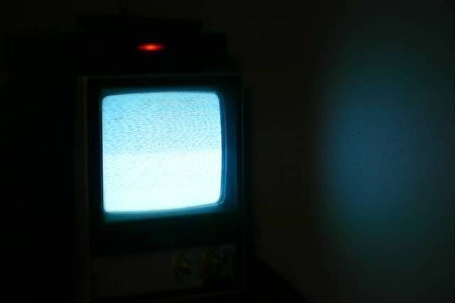 Ilustrasi kode remot TV Aoyama. Foto; Pexels.