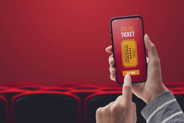 Ilustrasi Cara Membeli Tiket Bioskop Online, Foto: Unsplash.