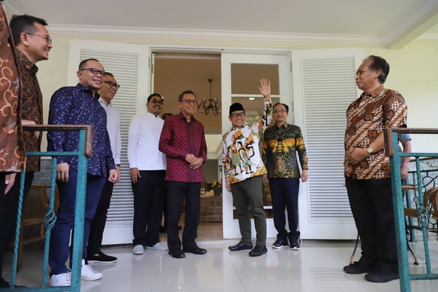 Ketum PKB Muhaimin Iskandar bertemu Wapres ke-11 Boediono di kawasan Menteng, Jakarta, Rabu (17/5/2023). Foto: Jamal Ramadhan/kumparan