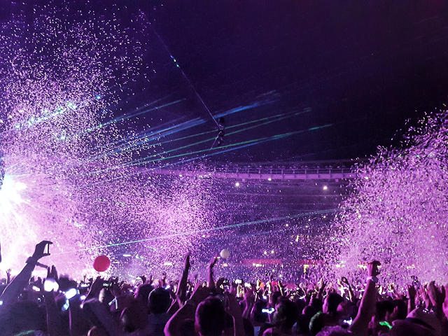 Ilustrasi war tiket Coldplay jam berapa. Sumber: PavolSvantner/unsplash.com.